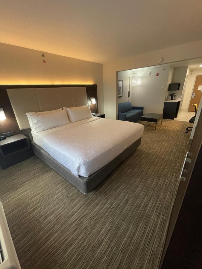 Holiday Inn Express Hotel & Suites Las Vegas By Ihg Екстер'єр фото