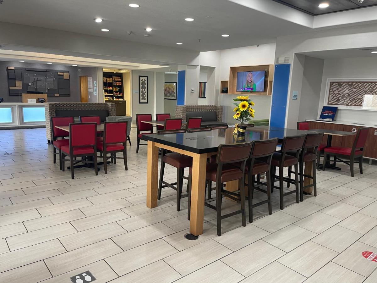 Holiday Inn Express Hotel & Suites Las Vegas By Ihg Екстер'єр фото
