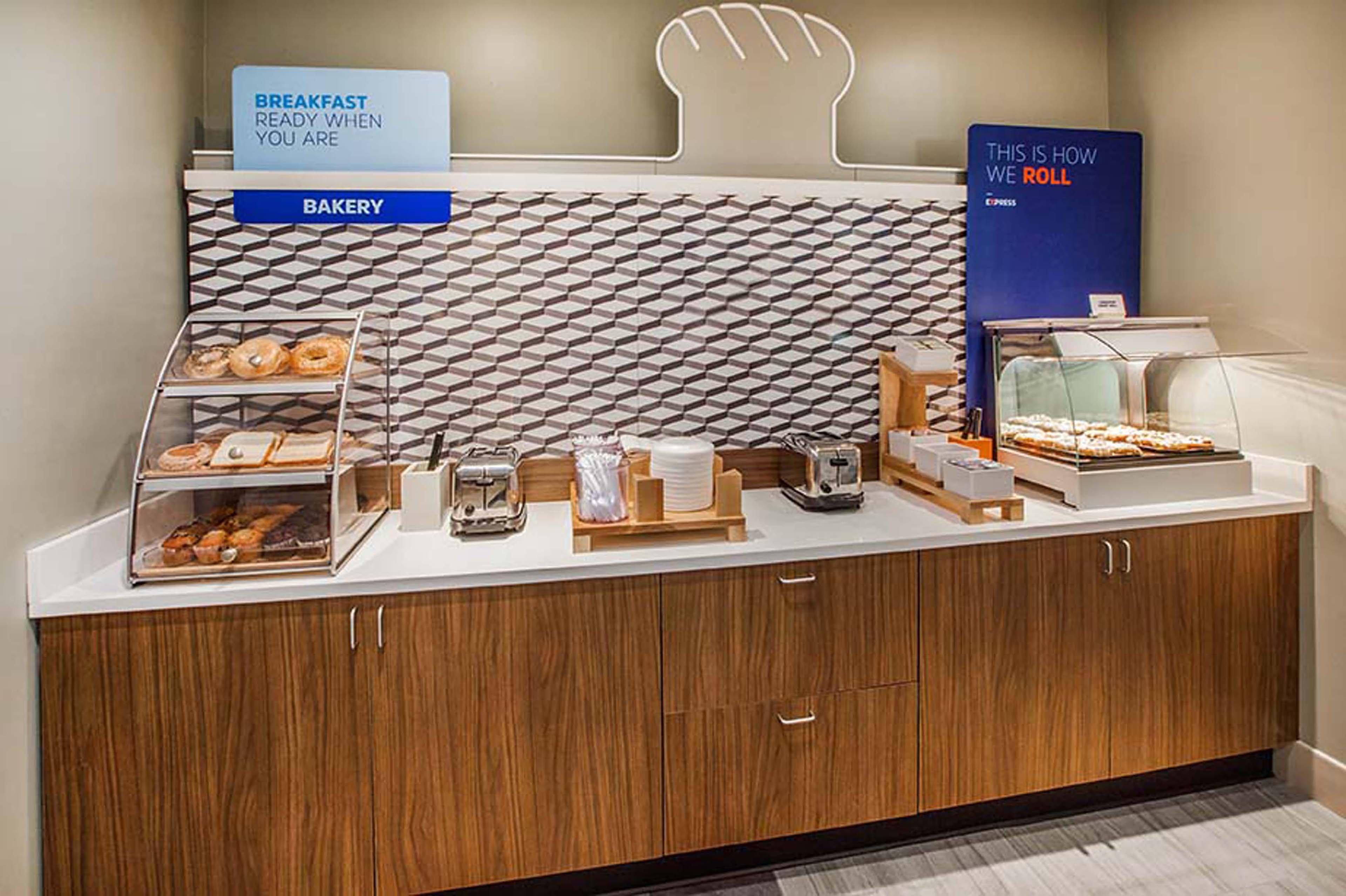 Holiday Inn Express Hotel & Suites Las Vegas By Ihg Екстер'єр фото